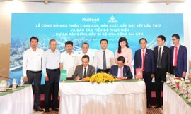 Nutifood công bố nhà thầu cung cấp, sản xuất và lắp đặt kết cấu thép cho dự án cầu đi bộ qua sông Sài Gòn