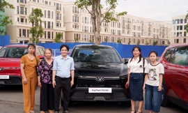 Khách hàng Lào Cai mua MPV điện Limo Green: “Tiết kiệm, chạy đèo vẫn bốc, tiềm năng trở thành MPV quốc dân”