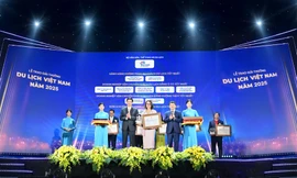 Xanh SM là “Doanh nghiệp kinh doanh vận chuyển khách du lịch bằng ô tô tốt nhất”