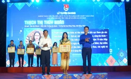 Phát huy vai trò 'điểm tựa' của người có uy tín trong đồng bào dân tộc, tôn giáo