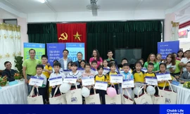 “Chubb Life – Vì Tương Lai Em” san sẻ với trẻ em khó khăn và chịu ảnh hưởng bởi bão lũ