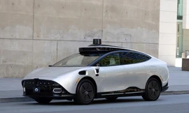 Xe điện tự lái đầu tiên trên thế giới 'Made-by-VinFast' gây tò mò ở Trung Đông