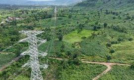 Thấy gì từ việc T&T Group của bầu Hiển thần tốc hoàn thành đường truyền tải điện từ Lào về Việt Nam?