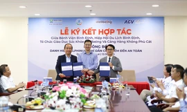 Những cái bắt tay vì cộng đồng