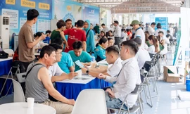 Đổi xe xăng cũ lấy xe điện VinFast tại Hà Nội: Tài xế dịch vụ nhận ưu đãi kép với Limo Green