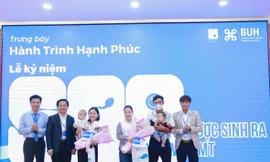 Hành trình hạnh phúc của những cặp vợ chồng hiếm muộn 