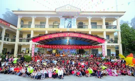 Hơn 750 suất quà Trung thu được Nhà sách Tiền Phong và các đối tác trao tặng trẻ em Lào Cai