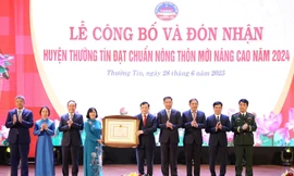 Thường Tín công bố và đón nhận danh hiệu Huyện đạt chuẩn nông thôn mới nâng cao