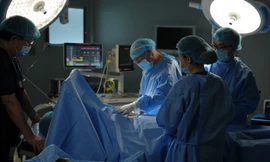 Đa Công Nghệ: Chiến lược cạnh tranh của SIAM Thailand trong phân khúc thẩm mỹ cao cấp