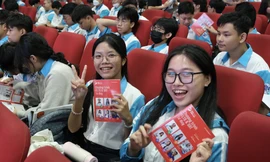 ‘Tân binh’ Năng khiếu, Minh Khai… háo hức tìm hiểu Linearthinking đầu năm học mới