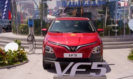 Giá lăn bánh tháng 11/2025 chưa tới 500 triệu đồng, VinFast VF 5 đang trở thành lựa chọn 'hời' nhất phân khúc A-SUV 