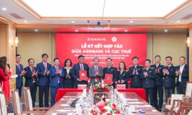 Agribank và Cục Thuế hợp tác, đồng hành hỗ trợ hộ kinh doanh chuyển đổi sang thuế kê khai
