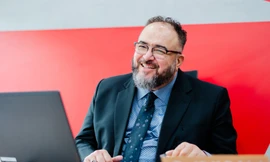 Vị Phó Giáo sư bỏ 'xứ sở giàu nhất thế giới' sang Việt Nam bồi dưỡng tài năng công nghệ