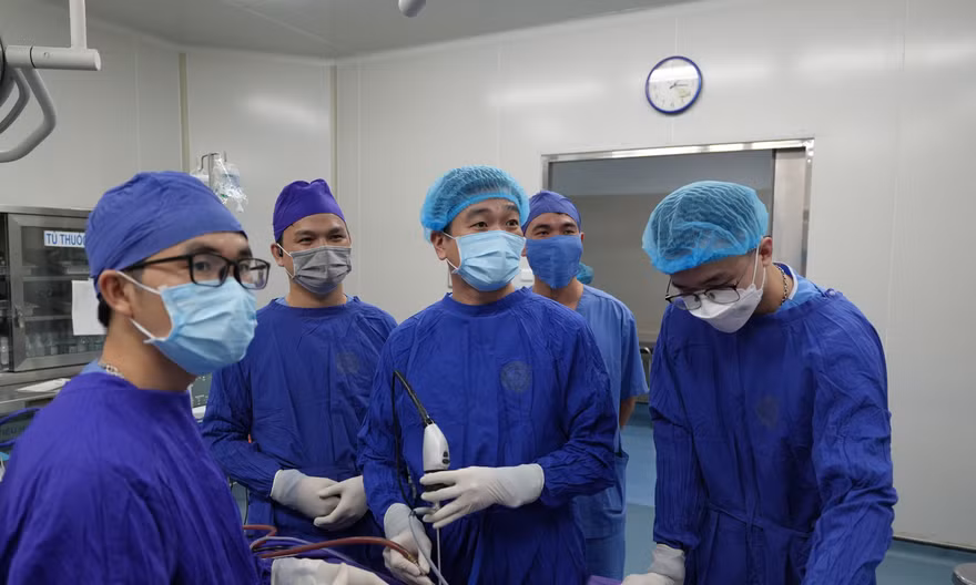 Đừng chủ quan với chảy máu cam, lồi mắt: Khối u hiếm có thể cướp thị lực