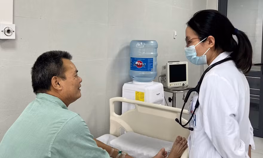 Ăn thịt chó khi vừa được xạ trị ung thư, người bệnh gặp nguy kịch 