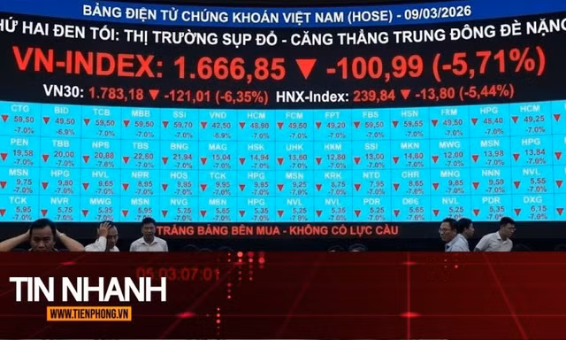 TIN NHANH: Dầu vượt 100 USD/thùng, VN-Index mất hơn 100 điểm, chuyên gia nói gì?