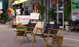 Chiếc ghế nhìn thấy không dám ngồi ở bến xe buýt