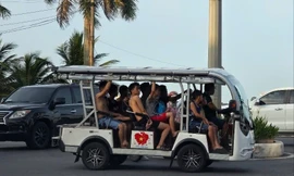 Kiến nghị 'cởi trói' cho xe điện 4 bánh chở khách du lịch 