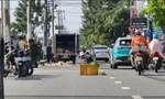 Người đàn ông tử vong tại chỗ sau va chạm với xe tải chở rau