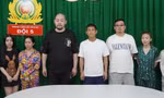 TPHCM: Bắt nhóm người nước ngoài điều hành nhà hàng chứa mại dâm