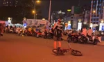 'Diễn xiếc' xe đạp giữa phố đông, 2 thiếu niên bị xử phạt
