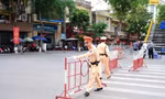 CSGT - Công an Hải Phòng phân luồng phương tiện tại phố Hoàng Văn Thụ.