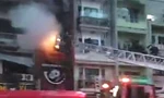 Giải cứu em bé trong đám cháy lúc rạng sáng ở TPHCM