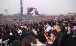 Biển người chưa từng thấy