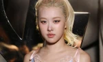 Rosé (BlackPink) bị chê mặc đồ ngủ đến show thời trang
