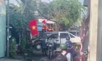 Xe ba gác 'cõng' ô tô, tài xế lĩnh phạt 10 triệu đồng