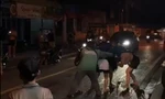 Công an truy tìm nhóm người dừng xe đánh nhau giữa đường ở TPHCM