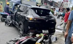 Ô tô tông xe máy, hai người nhập viện