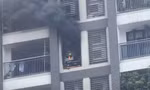 Cháy căn hộ tầng 10 chung cư cao cấp TP.HCM, hàng trăm cư dân tháo chạy