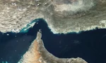 Iran soạn luật thu phí tàu qua eo biển Hormuz, châu Á chật vật trong cơn ‘khát’ dầu