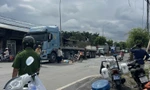 Va chạm với xe đầu kéo, người phụ nữ tử vong tại chỗ