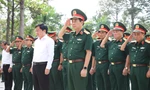 Đại tướng Phan Văn Giang dâng hương tưởng niệm Chủ tịch Hồ Chí Minh và Anh hùng liệt sĩ Sư đoàn 5