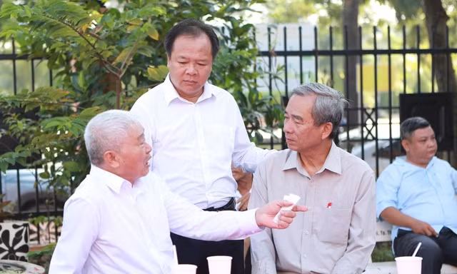 ‘Vạn sự’ thành nhờ… hợp lòng dân