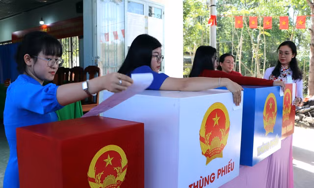 Phố phường TPHCM trước ngày hội non sông