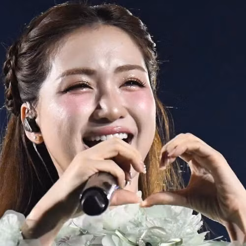 Hòa Minzy, Đông Hùng, Võ Hạ Trâm làm bùng nổ concert Thanh xuân