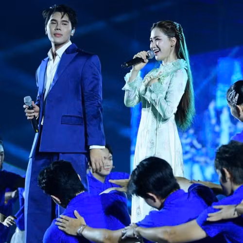 Hòa Minzy, Lâm Phúc làm bùng nổ concert Thanh xuân