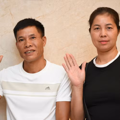 Vượt gần 2.000 km đưa con gái đến Sơ khảo Hoa hậu Việt Nam