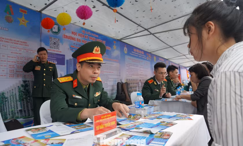 Bộ Quốc phòng công bố đề tham khảo kì thi đánh giá năng lực
