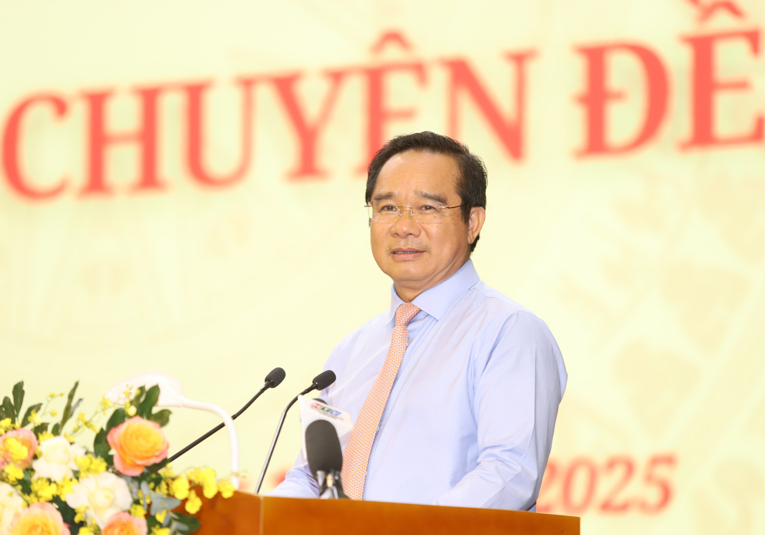 Chủ tịch TPHCM nói về bảng giá đất mới 'khoan sức dân'