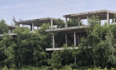 Những dự án nghỉ dưỡng 'trơ khung' bên cung đường ven biển Hồ Tràm