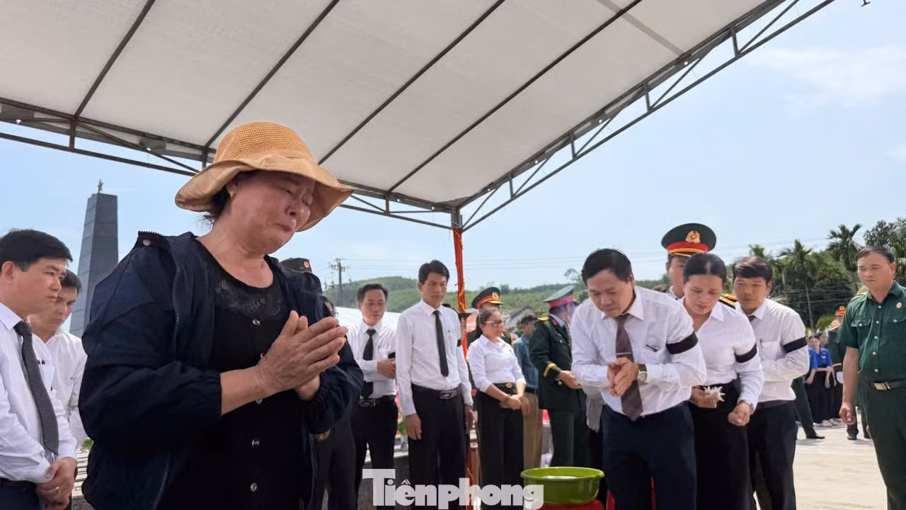 tp-than-nhan-ls-khoc-thuong.jpg