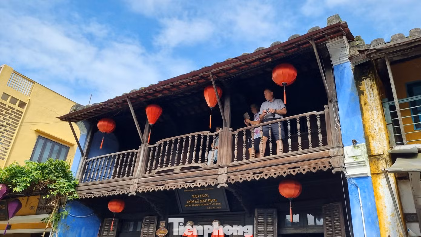 tp-du-khach-tro-lai-diem-tham-quan-o-hoi-an.jpg