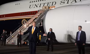 CIA nghi ngờ mối đe dọa trong vụ Tổng thống Trump bí mật đổi máy bay