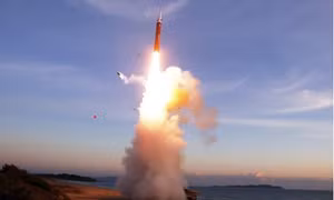Triều Tiên dồn dập phóng hàng chục tên lửa đạn đạo giữa sức ép quốc tế
