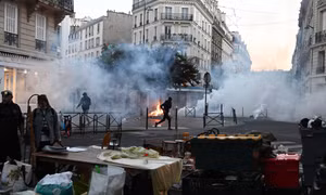 Paris như vùng chiến sự, Tổng thống Macron lên án 'những kẻ muốn lật đổ nền Cộng hoà’
