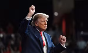 Nghị sĩ Cộng hòa cảnh báo thỏa thuận diesel của Tổng thống Trump với Nga có thể trái luật